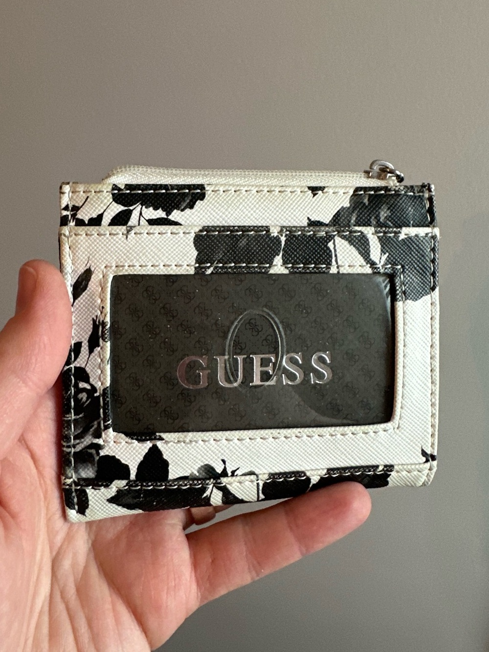 Guess Wallet - Picture 2 of 2